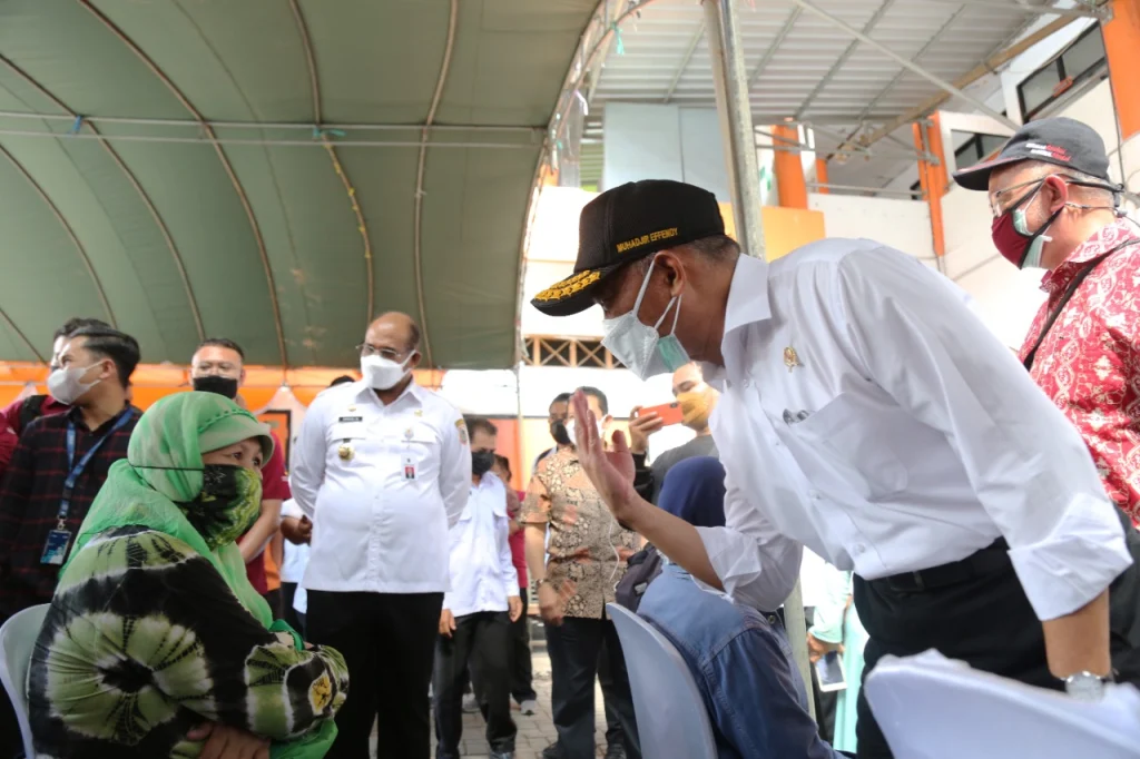 Muhadjir: PT Pos, Proaktiflah Antarkan Bansos ke Rumah-Rumah