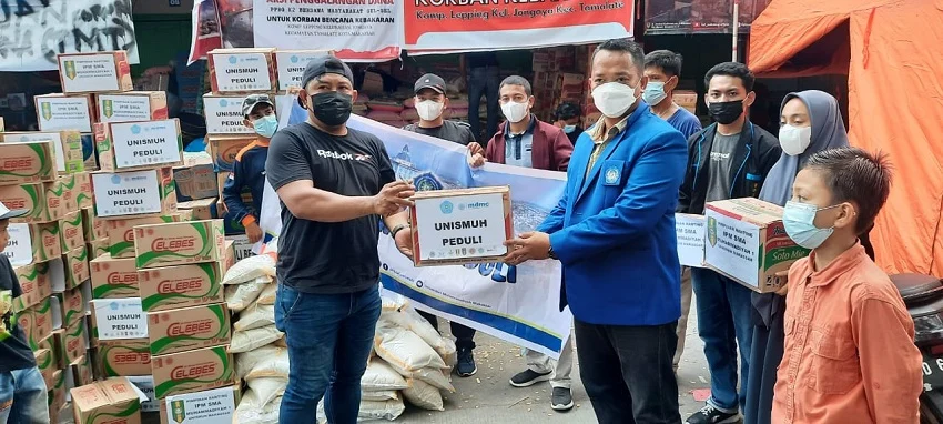 Unismuh Bantu Korban Kebakaran