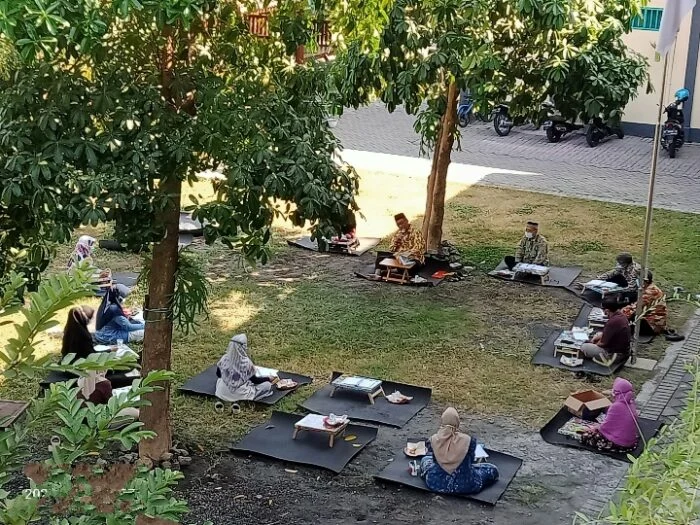 Pesan Al-Insyirah di Kebun SD Almadany