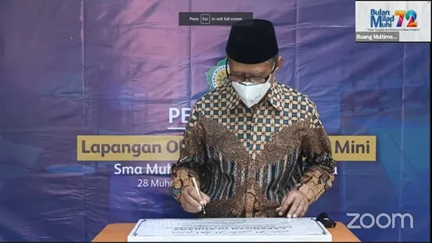 Haedar Nashir Resmikan Lapangan Standar Internasional SMA Muhi