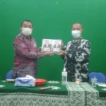 Hadiah Buku Biografi Nadjib Hamid untuk PWM Kalteng