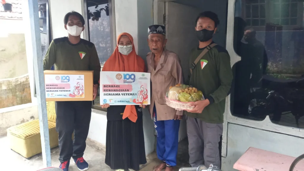 PDM Kota Batu Berbagi Kebahagiaan untuk Veteran