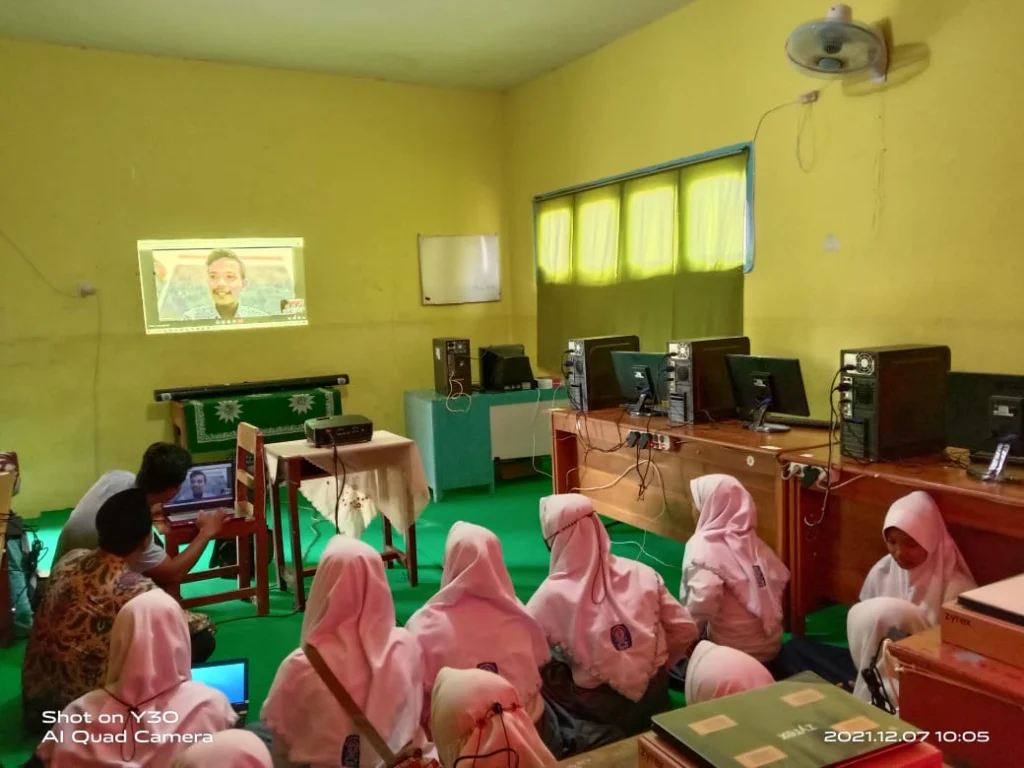 Sekolah Muhammadiyah Bawean Gandeng Mr Sulek untuk Pelatihan Bahasa Inggris