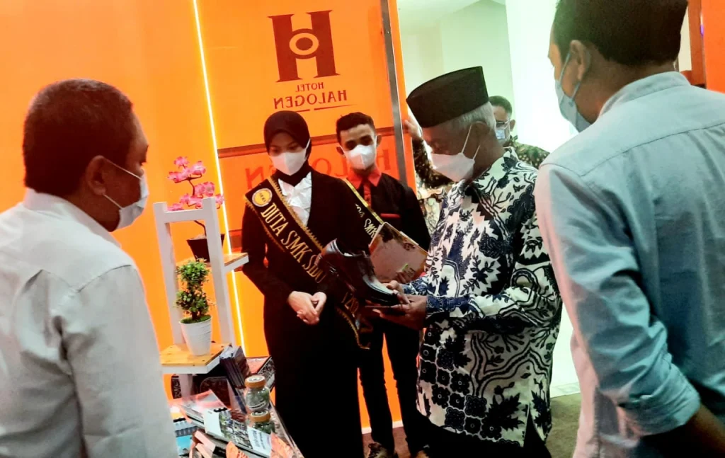 Tinjau Gelar Karya Diklat CKS, Saad Ibrahim Bongkar Nomor Sepatu