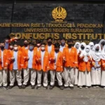 Siswa Kelas Internasional Spemdalas Belajar Shufa di Kertas Ajaib