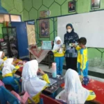 Di SD Mutu Kagumi, Puskesmas Balongpanggang Sosialisai Ini