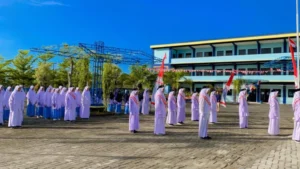 MBS Al Amin Putri Pengalaman Pertama Gelar Upacara