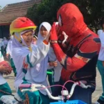 Terkuak Sosok Spiderman yang Mendatangi Siswa SD Mugeb