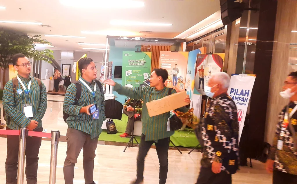 Kawal Anggota Muktamar Seindonesia, Relawan Salamu Rela Tidur 1 Jam