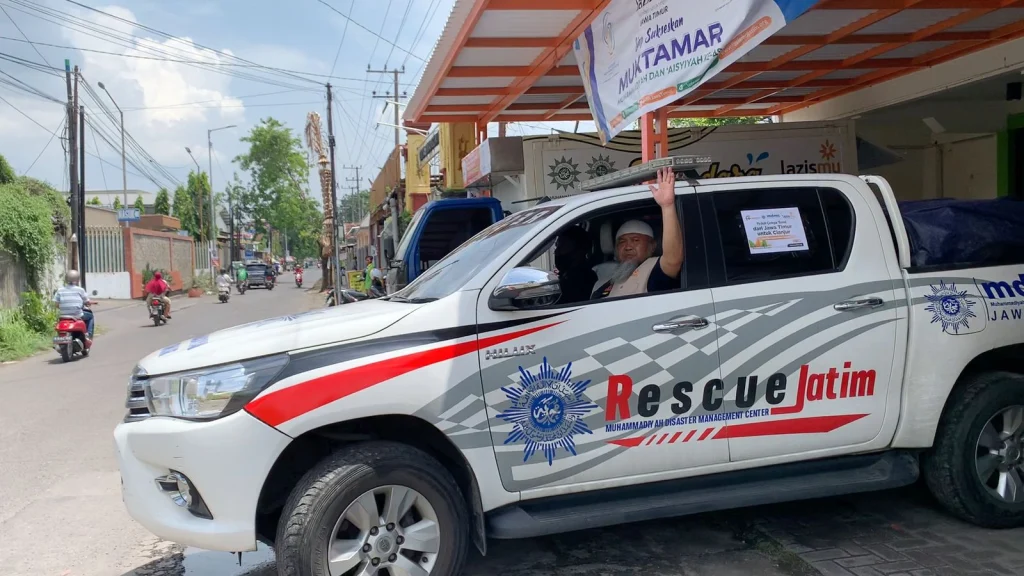 Lazismu Jatim Kirim Rendangmu dan Paket Bantuan Rp 110 Juta ke Cianjur