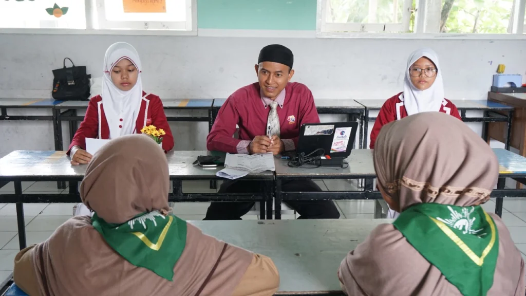 Ketika Siswa Kelas VI SD Ini Jadi Penguji dan Panitia Ujian