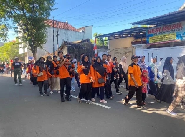 Antusiasme SD Muhipo Mengikuti Green Walk Lively