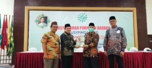 Kantor Pertanahan Gresik Serahkan 16 Sertifikat Hak Milik Tanah atas Nama Muhammadiyah