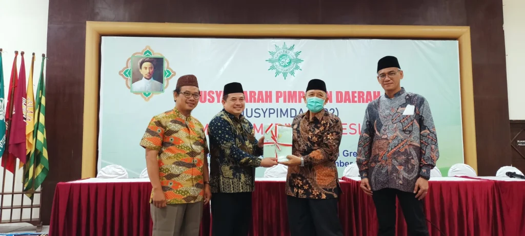 Kantor Pertanahan Gresik Serahkan 16 Sertifikat Hak Milik Tanah atas Nama Muhammadiyah