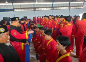 Guru SD Mugeb Ini Akhirnya Dilantik Jadi Kader Muda Tapak Suci