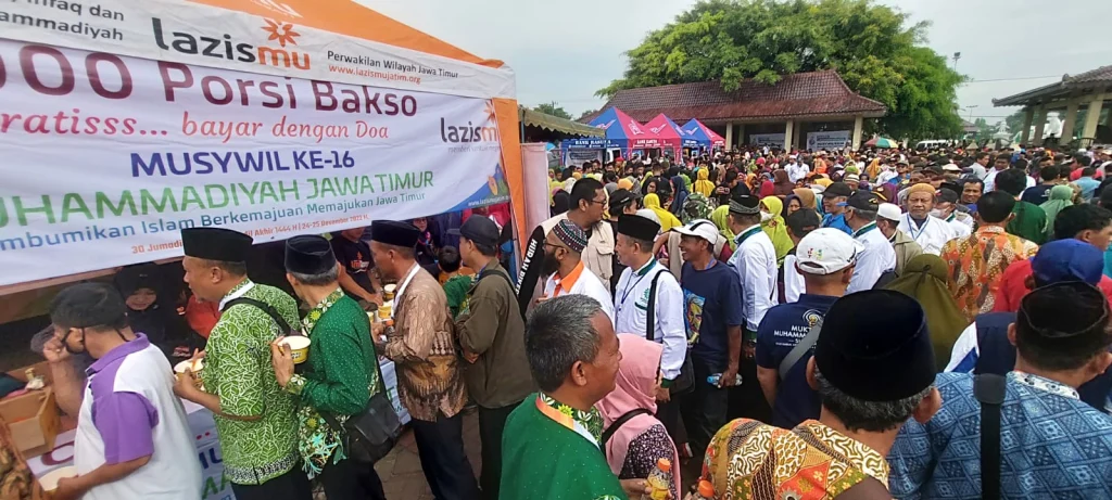 Hangatkan Ponorogo, 10 Ribu Mangkok Bakso Lazismu Diserbu Penggembira Musywil