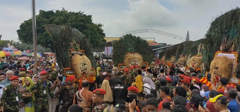 Penampakan 16 Dadak Merak saat Menyambut Tamu VVIP Musywil