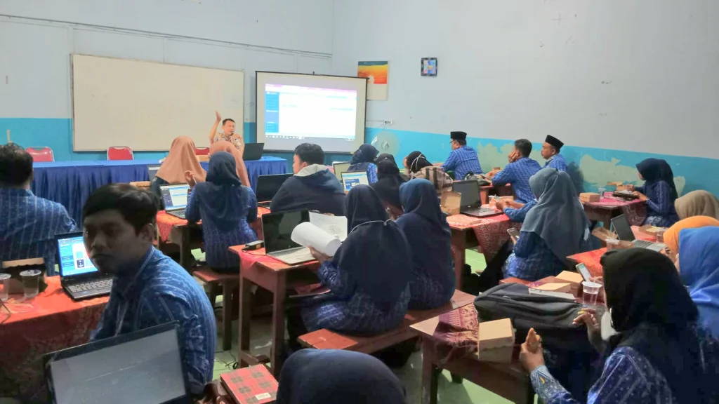 Guru SMPM 2 Ponorogo Mengikuti Workshop E-Rapor Si Onil