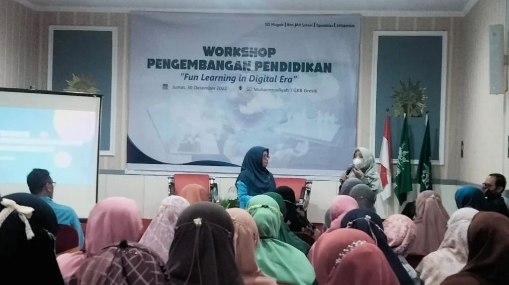 Guru SD Mugeb dan Berlian School Belajar Integrasikan STEM