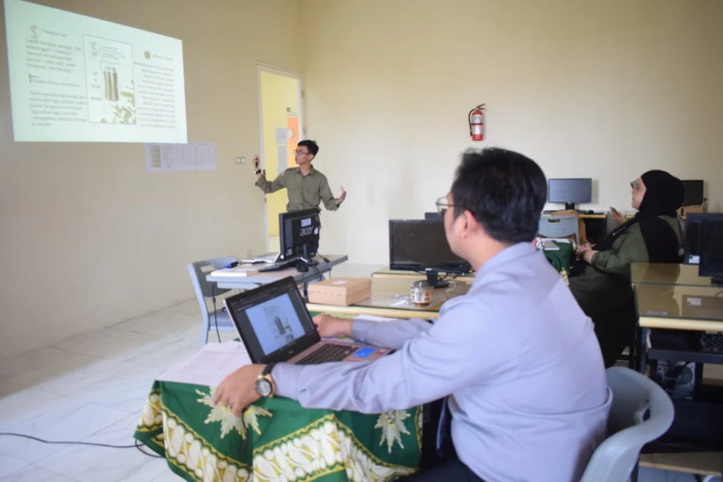 Prodistik ITS Menguji 216 Karya TA Siswa Smamsatu, Begini Kata Penguji