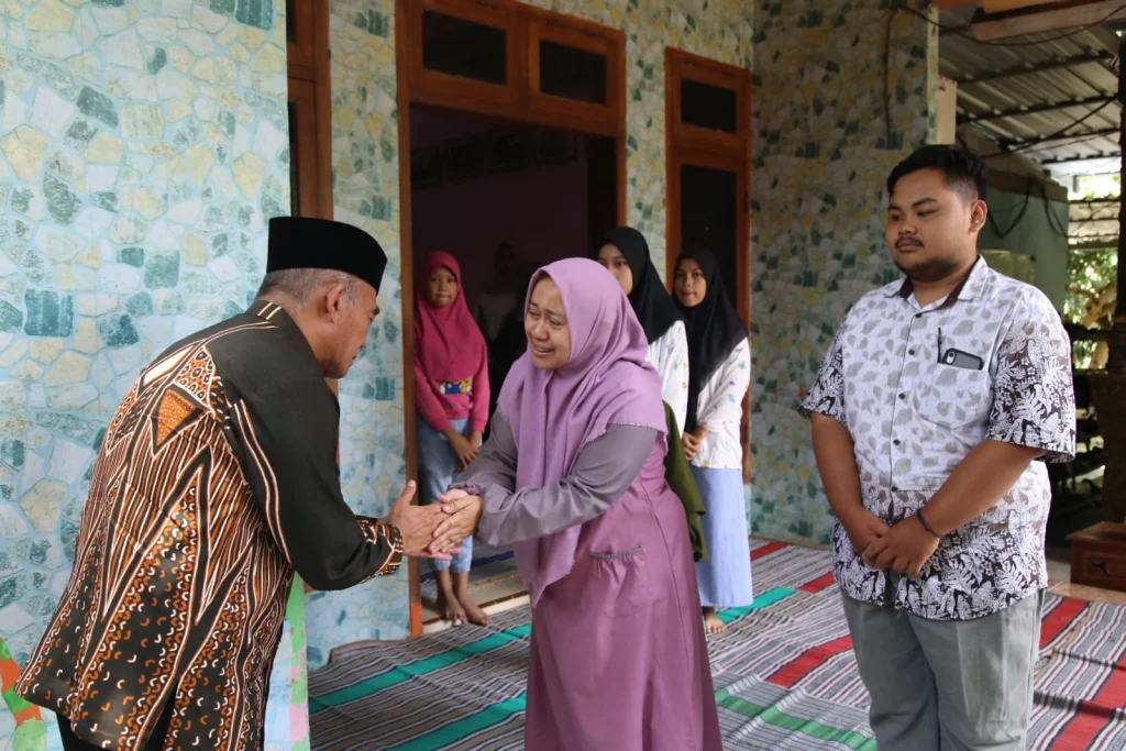 Menko Muhadjir Takziah ke Keluarga Almarhum Polisi yang Asuh 92 Yatim Dhuafa