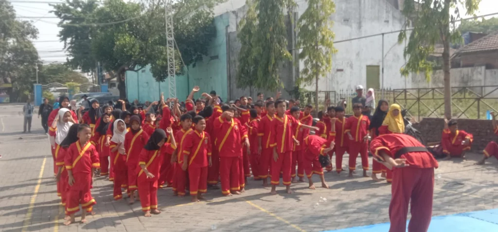 Latihan Bersama Ajang Silaturahmi Antarsiswa Tapak Suci Gresik