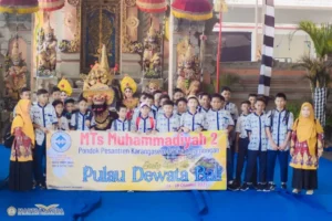 Di Bali, Siswa Madtsamuda Studi Budaya dan Agama