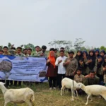 Profesor IPB Ajak Siswa SMKM 5 Gresik Bikin Wafer Inovasi Pakan Ternak 