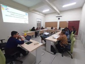 Target Lulus, 15 Mahasiswa Ikuti Pelatihan Skripsi