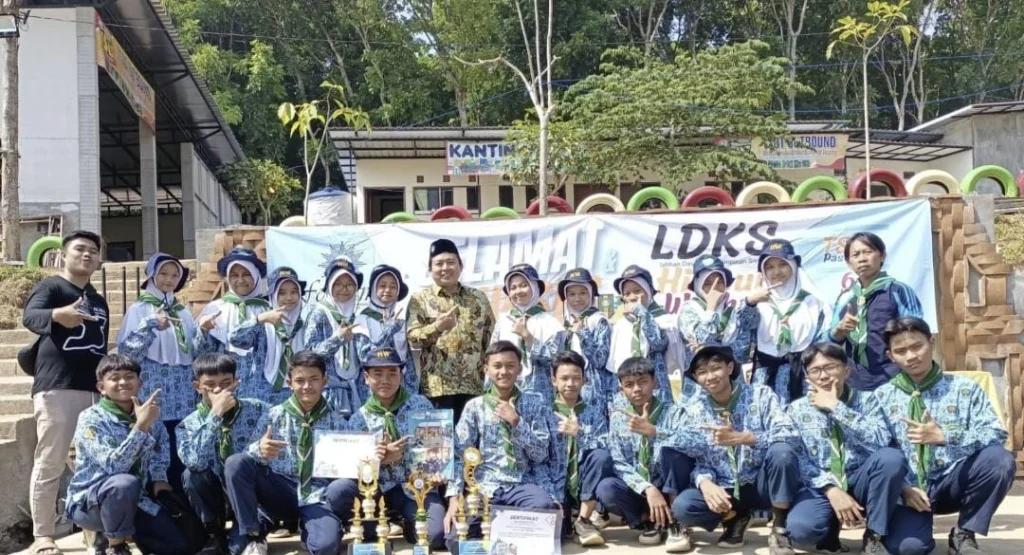 SMP Mutu Surabaya Raih 3 Juara di Kegiatan LDKS dan HW Camp