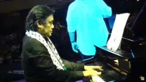 Kolaborasi Dwiki Dharmawan, Lucky Idol, dan Orchestra UMY Memeriahkan Milad