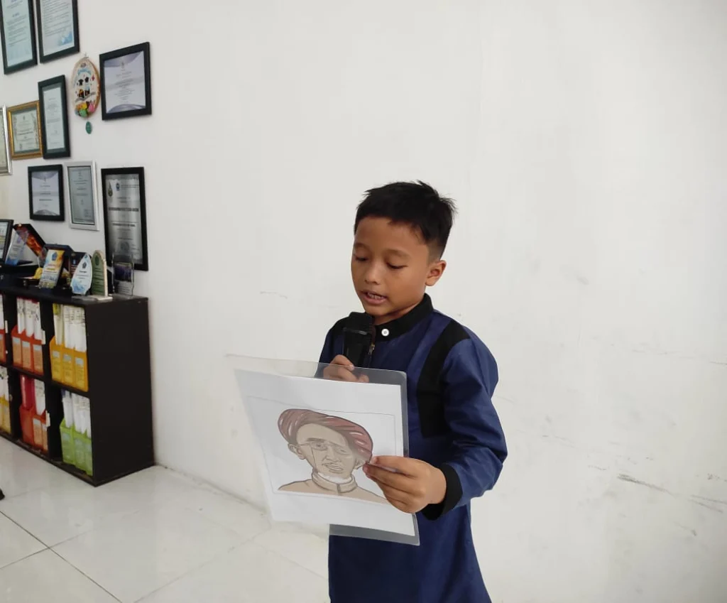 Siswa Berlian School Berkisah Kiai Ahmad Dahlan di Semarak Milad