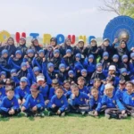 Siswa SD Sakri Belajar di Alas Prambon