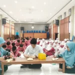 Guru Thailand Tertantang Menggambar di Talenan bersama Siswa SDMM