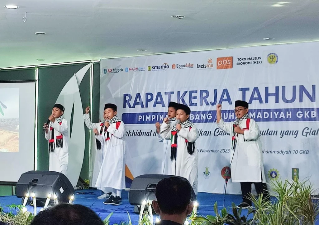 Nasyid Cahya Pemenang SD Mugeb Buka Raker PCM GKB