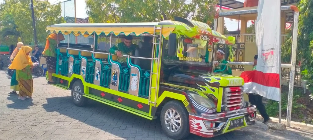 Odong-Odong Siap Menjemput Peserta Tabligh Akbar PCM Benjeng