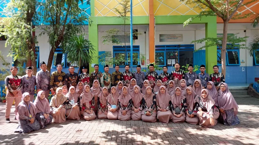 Kunjungan SD Mukrida ke MIMSapro, Cari Sesuatu yang Baru