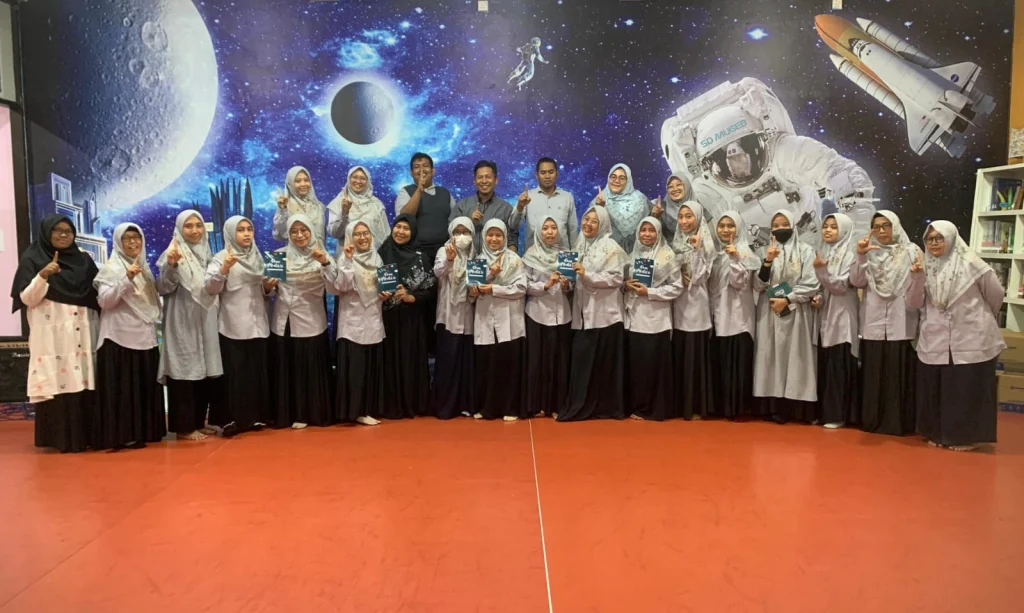 Catatan Pena Mentari Karya Guru SD Mugeb Diluncurkan