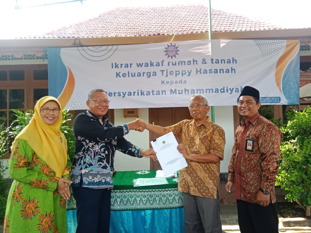 Hj Tjeppy Hasanah Wakafkan Tanah dan Rumah untuk Muhammadiyah Kota Probolinggo