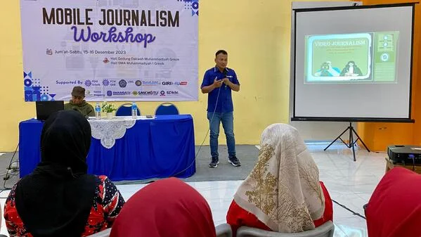 Teknik Pengambilan Gambar Standar TV dengan Kamera HP