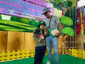 Tangisan Pecah pada Parenting Kemuliaan Wanita Shalehah di TK Ini