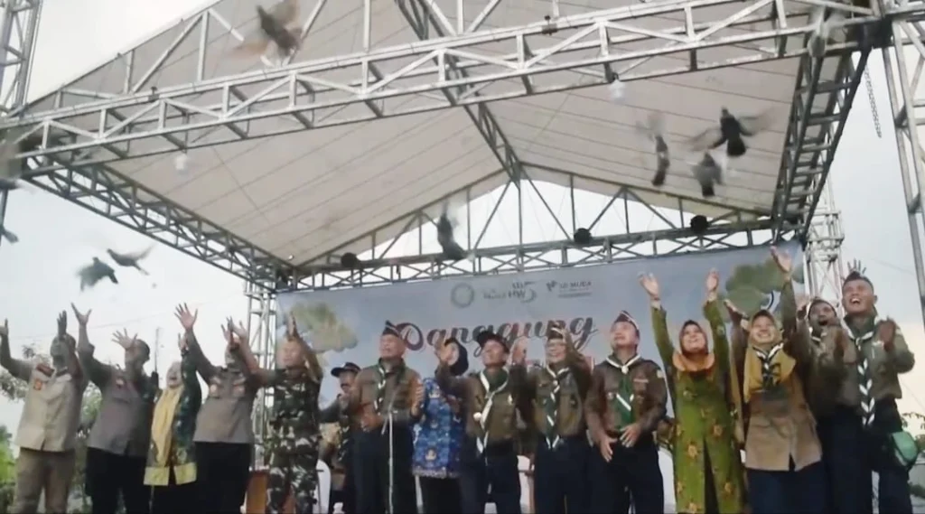 8 Pasang Merpati Tandai Kemah Ceria Pandu Athfal Bojonegoro