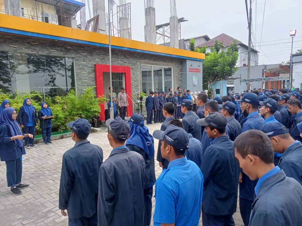 Upacara Bendera SMK Matig Dihadiri Kanit Bimnas