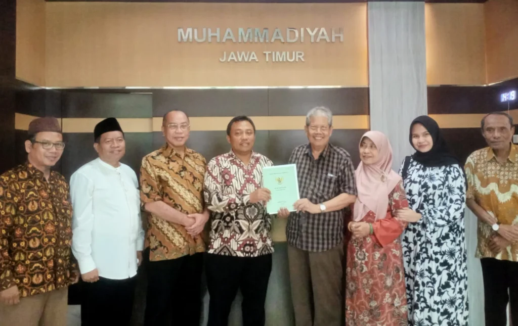 Prof Achmad Jainuri Hibahkan Tanah untuk Muhammadiyah 