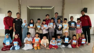 PK IMM Ibnu Taimiyah Umla Salurkan 115 Mushaf Al-Quran