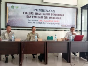 MA Al-Ishlah Evaluasi Hasil Rapor Pendidikan bersama Pengawas Madrasah