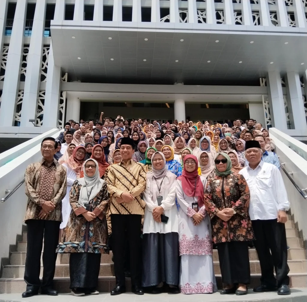 Mampir Shalat Dhuhur, Jokowi Puji Masjid Walidah Dahlan Unisa Yogyakarta