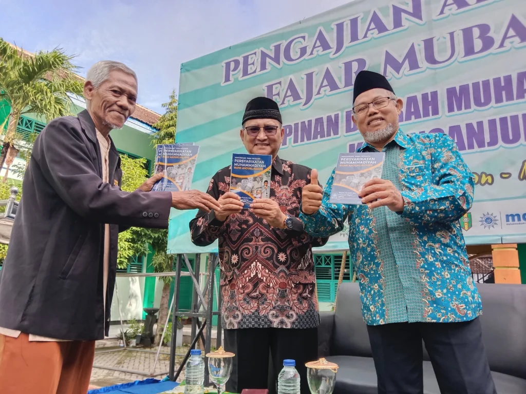 MPID PDM Nganjuk Launching Buku Pejuang Persyarikatan Muhammadiyah Bumi Anjukladang