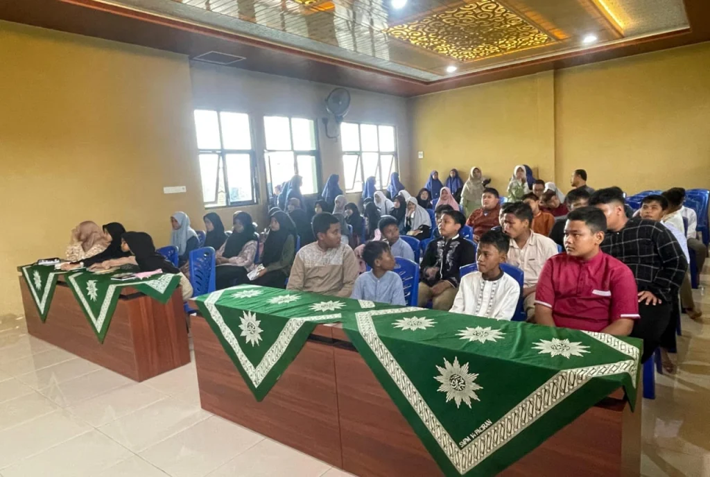 53 Siswa SD Muwri Studi Pesantren di Karangasem