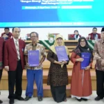 Milad, Umsida Beri Hadiah Umrah ke Tiga Tendik